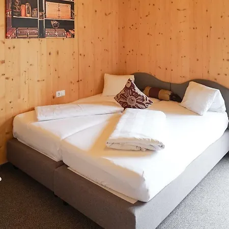 Falken Horst Lienz